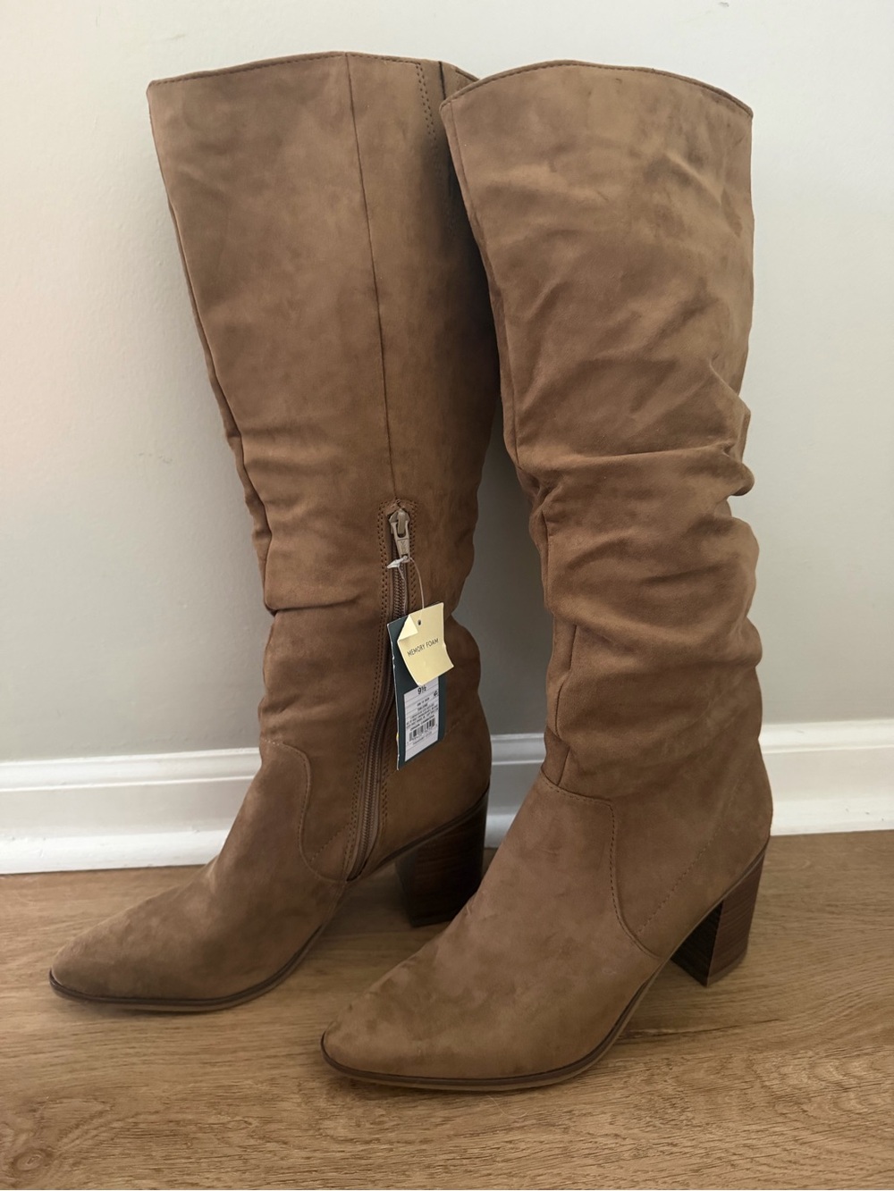 Universal Thread Tan Knee High Boots Women’s 9.5 Memory Foam Block Heel NWT